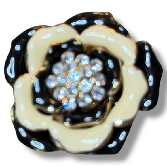 Chic Black and Cream Crystal Brooch - Picture 2 of 4